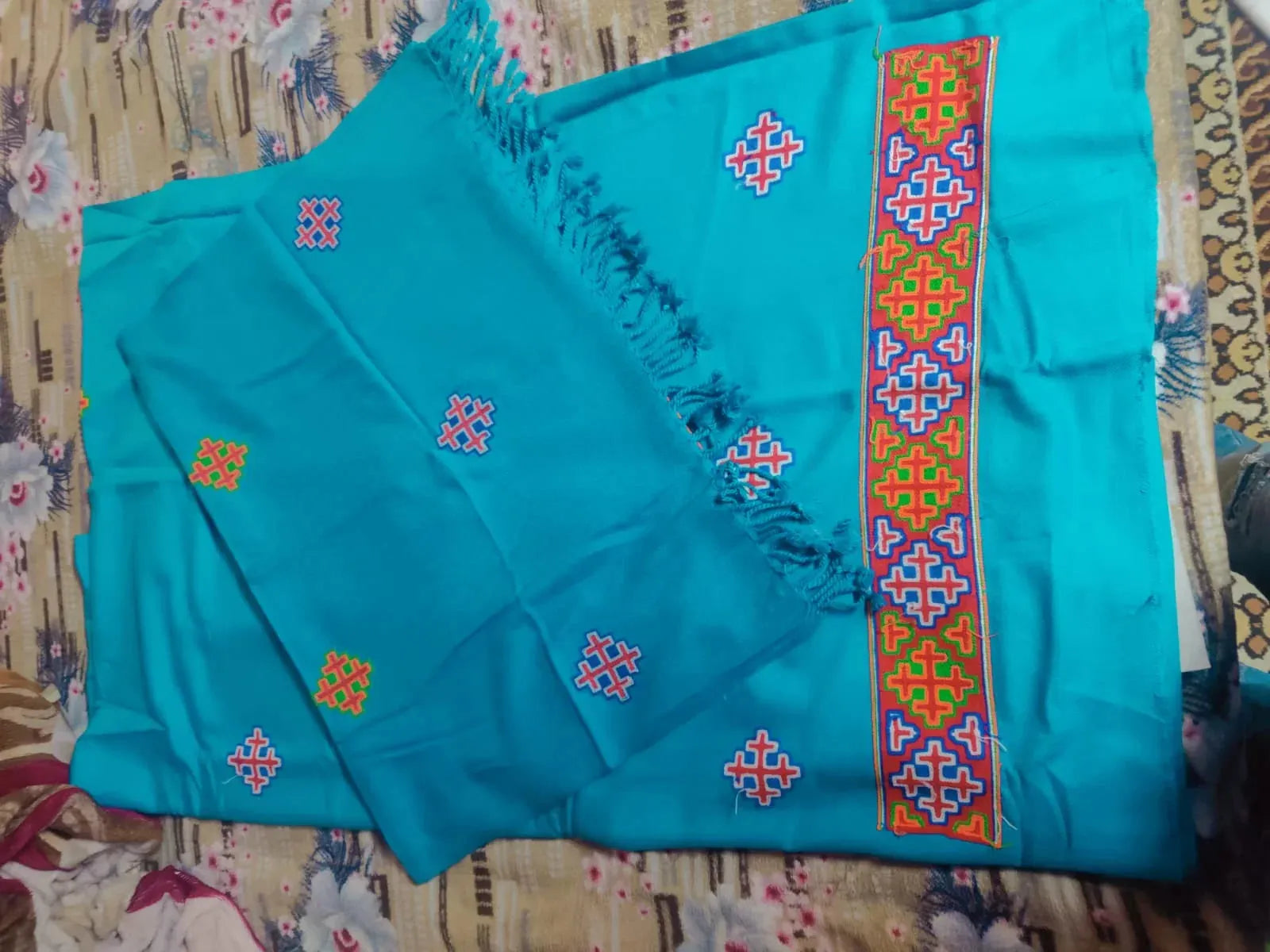 kullu suits online kullu border kullu suit kullu patti woolen suit , kullu patti lace wool suits online available in different colors and designs. You can also buy kullu laces for your suits or other things.